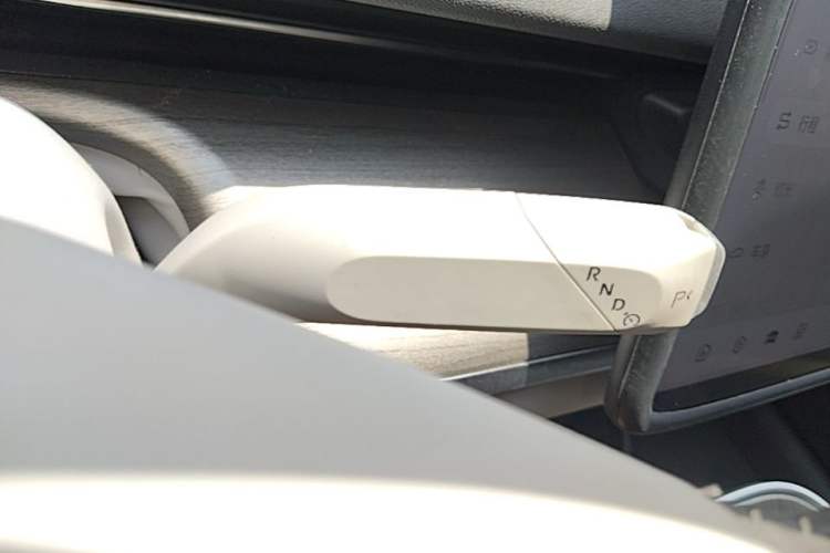 Used CHANGAN NEVO A07 2023 Range-Extended 200 Pro Gear Lever