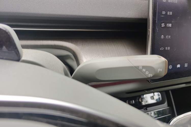 Used CHANGAN NEVO A07 2023 Range-Extended 200 Max Gear Lever