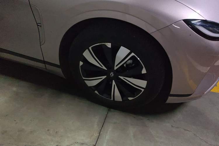 Used CHANGAN NEVO A07 2023 Range-Extended 200 Pro Right Front Wheel Hub