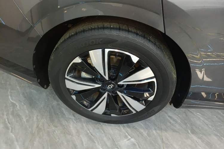 Used CHANGAN NEVO A07 2023 Range-Extended 200 Max Right Rear Wheel Hub
