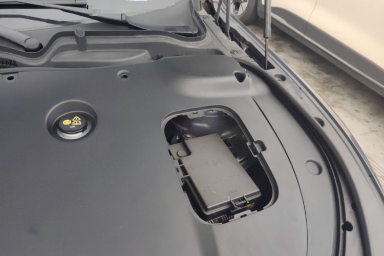 Used CHANGAN NEVO A07 2023 Range-Extended 200 Pro Engine Bay Left