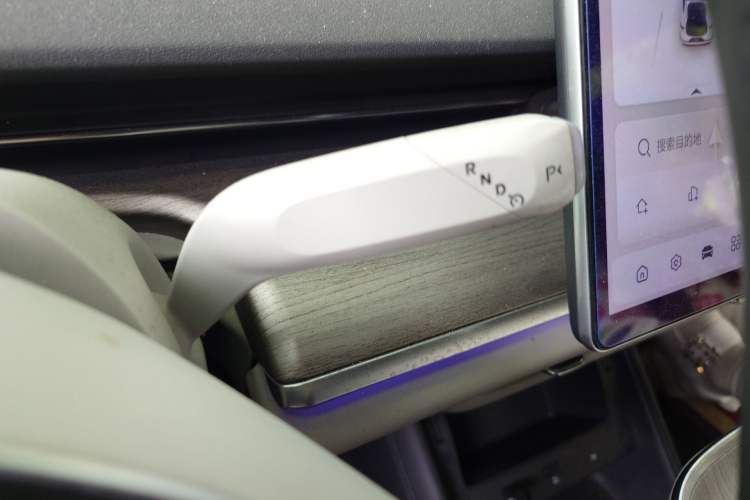 Used CHANGAN NEVO A07 2023 Range-Extended 200 Pro Gear Lever