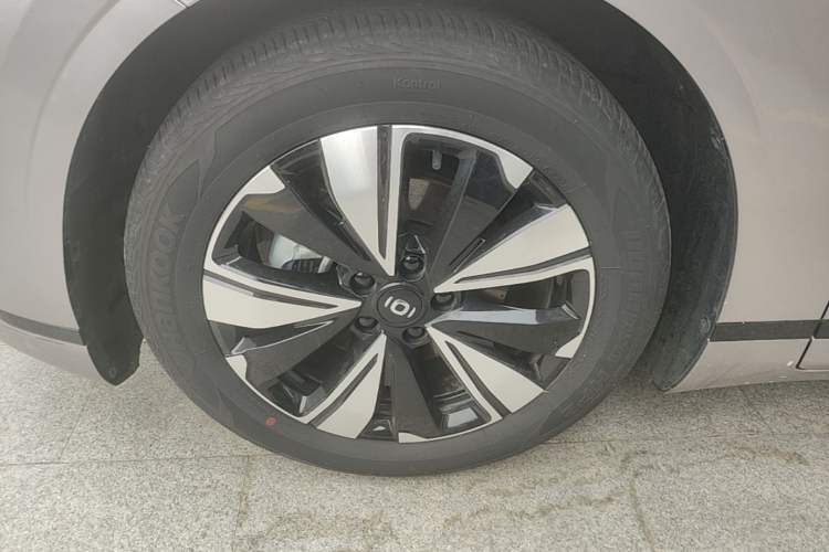 Used CHANGAN NEVO A07 2023 Range-Extended 200 Pro Left Front Wheel Hub