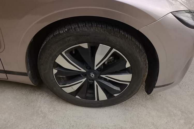 Used CHANGAN NEVO A07 2023 Range-Extended 200 Pro Right Front Wheel Hub