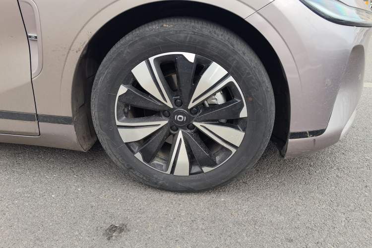 Used CHANGAN NEVO A07 2023 Range-Extended 200 Pro Right Front Wheel Hub