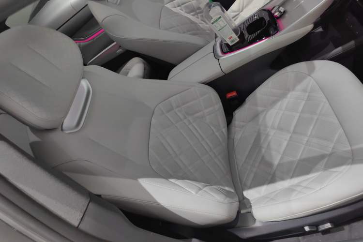 Used CHANGAN NEVO A07 2023 Range-Extended 200 Max Right Front Seat