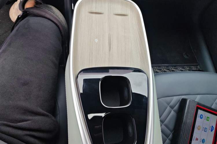 Used CHANGAN NEVO A07 2023 Range-Extended 200 Pro Gear Lever