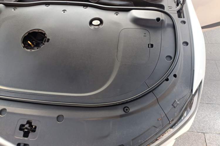 Used CHANGAN NEVO A07 2023 Range-Extended 200 Pro Engine Bay Left