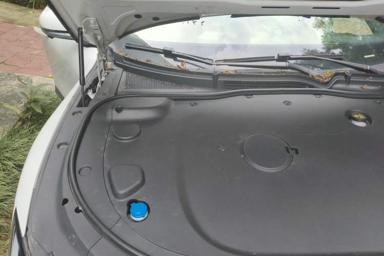 Used CHANGAN NEVO A07 2023 Range-Extended 200 Pro Engine Bay Right