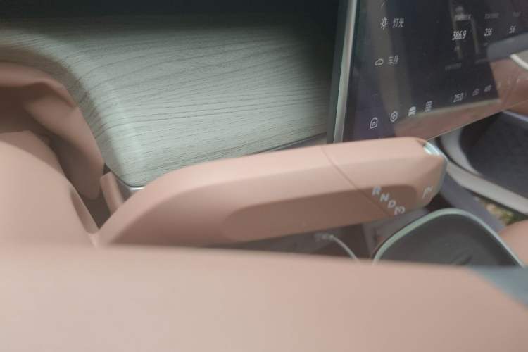 Used CHANGAN NEVO A07 2023 Range-Extended 200 Pro Gear Lever