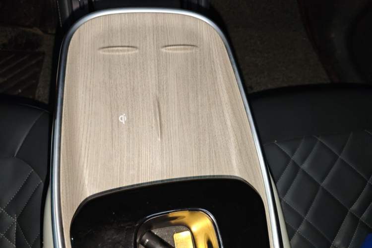 Used CHANGAN NEVO A07 2023 Range-Extended 200 Pro Gear Lever