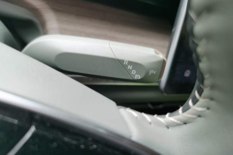 Used CHANGAN NEVO A07 2023 Range-Extended 200 Pro Gear Lever