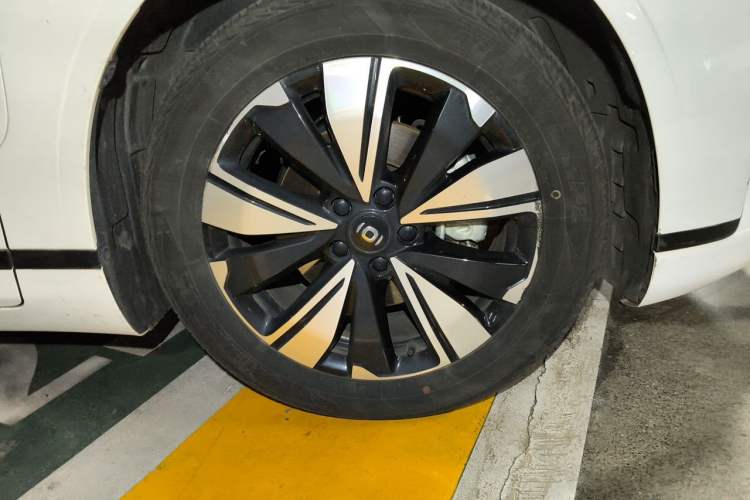 Used CHANGAN NEVO A07 2023 Range-Extended 200 Max Right Front Wheel Hub
