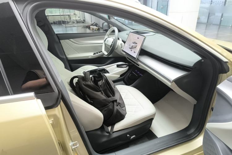 Used CHANGAN NEVO A07 2023 Range-Extended 200 Max Right Front Seat