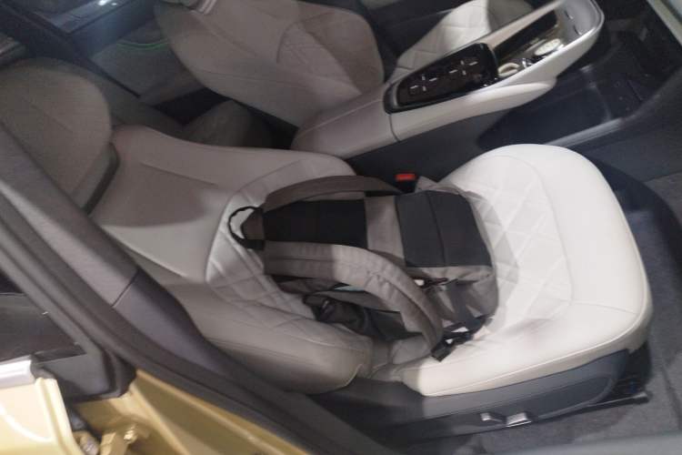 Used CHANGAN NEVO A07 2023 Range-Extended 200 Max Right Front Seat