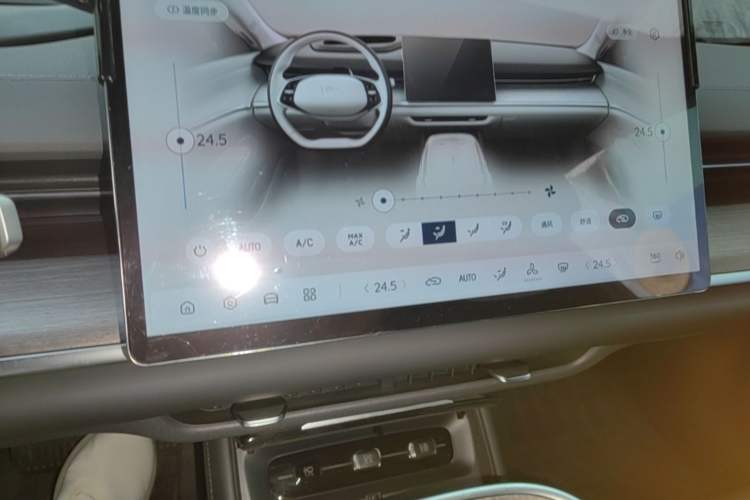 Used CHANGAN NEVO A07 2024 All-Electric "True Fragrance" Edition 710 Flagship Model Audio And AC Panel