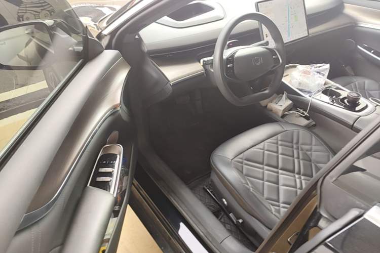 Used CHANGAN NEVO A07 2024 All-Electric "True Fragrance" Edition 515 Luxurious Model 58.9 kWh Driver Seat