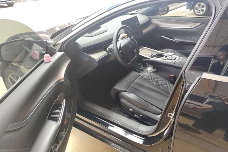 Used CHANGAN NEVO A07 2024 All-Electric "True Fragrance" Edition 515 Luxurious Model 58.9 kWh Driver Seat
