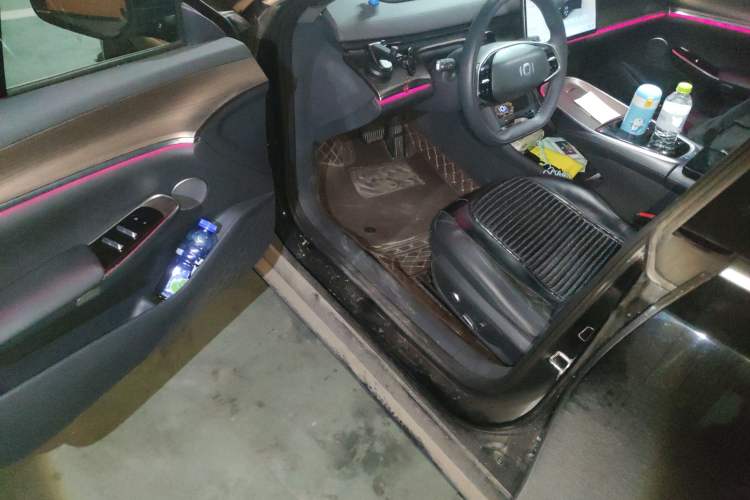 Used CHANGAN NEVO A07 2024 All-Electric "True Fragrance" Edition 515 Luxurious Model 58.9 kWh Driver Seat