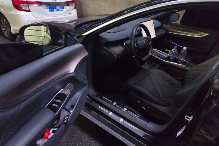Used CHANGAN NEVO A07 2024 All-Electric "True Fragrance" Edition 515 Luxurious Model 58.9 kWh Driver Seat