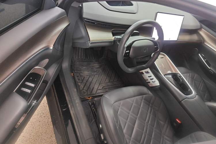 Used CHANGAN NEVO A07 2024 Pure Electric "True Fragrance" Edition 515 Prestige Model Driver Seat