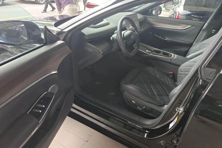 Used CHANGAN NEVO A07 2024 Pure Electric "True Fragrance" Edition 515 Prestige Model Driver Seat