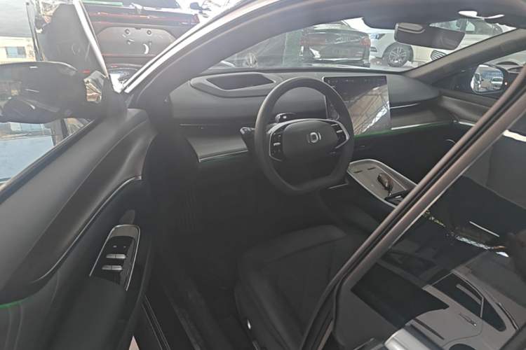 Used CHANGAN NEVO A07 2024 All-Electric "True Fragrance" Edition 515 Luxurious Model 58.9 kWh Driver Seat