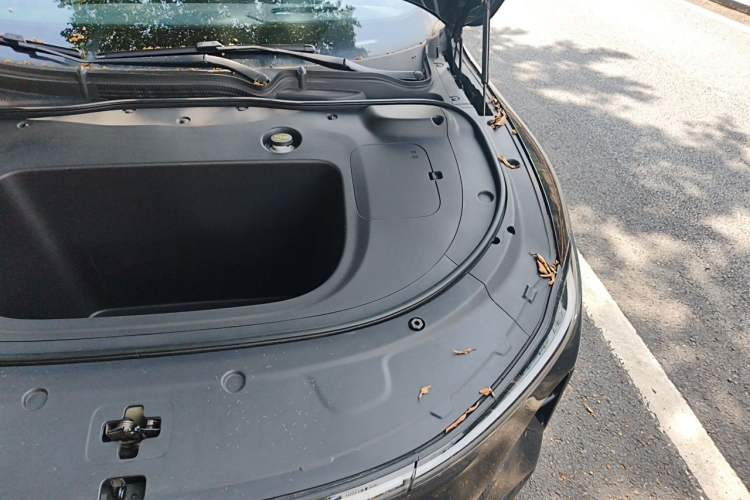 Used CHANGAN NEVO A07 2024 All-Electric "True Fragrance" Edition 710 Flagship Model Engine Bay Left