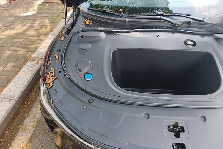 Used CHANGAN NEVO A07 2024 All-Electric "True Fragrance" Edition 710 Flagship Model Engine Bay Right