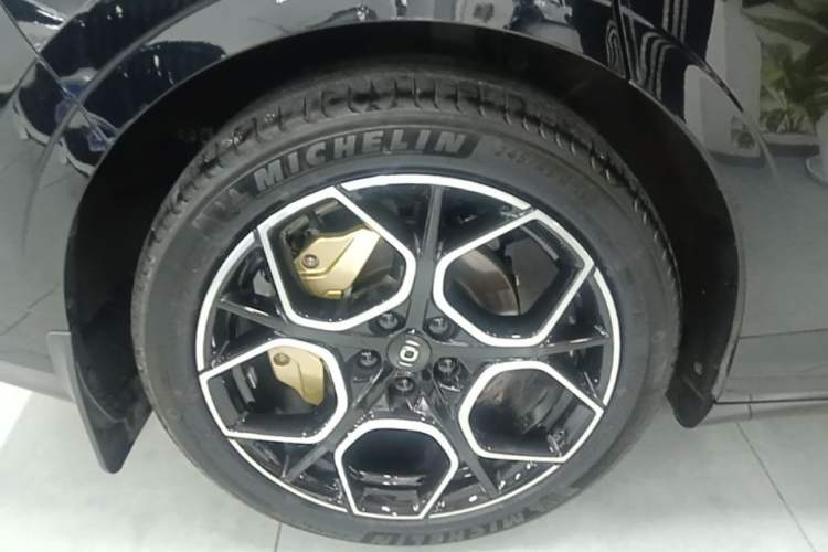 Used CHANGAN NEVO A07 2024 All-Electric "True Fragrance" Edition 710 Flagship Model Exterior 5