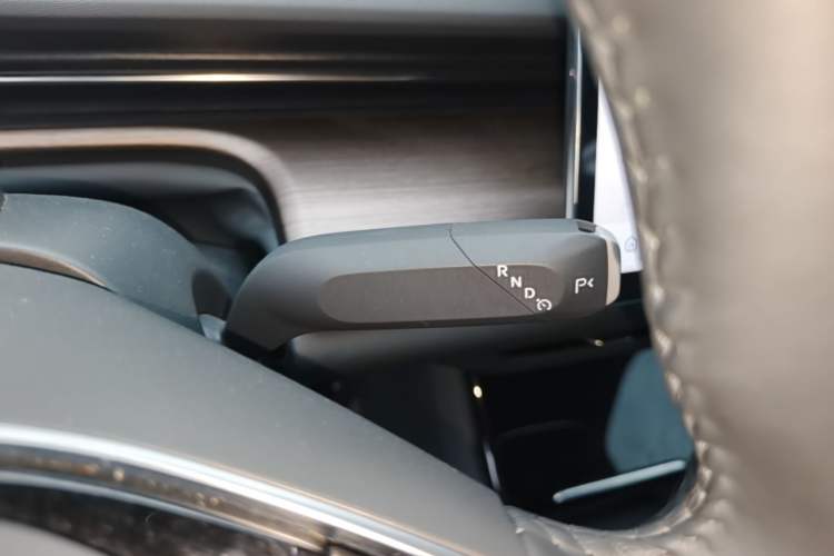 Used CHANGAN NEVO A07 2024 Pure Electric "True Fragrance" Edition 515 Prestige Model Gear Lever