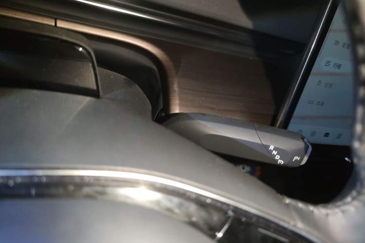 Used CHANGAN NEVO A07 2024 All-Electric "True Fragrance" Edition 515 Luxurious Model 58.9 kWh Gear Lever