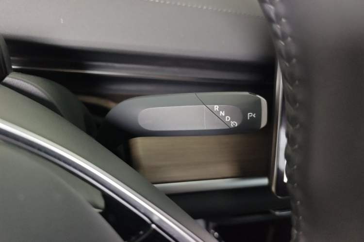 Used CHANGAN NEVO A07 2024 All-Electric "True Fragrance" Edition 710 Flagship Model Gear Lever