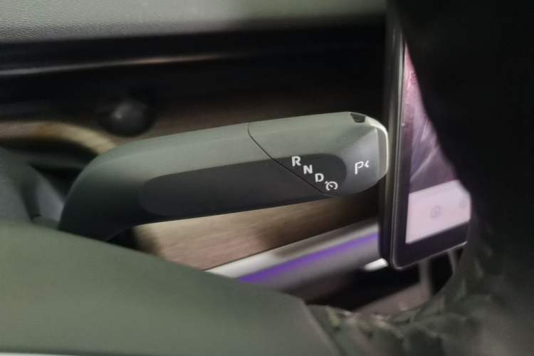 Used CHANGAN NEVO A07 2024 All-Electric "True Fragrance" Edition 515 Luxurious Model 58.9 kWh Gear Lever
