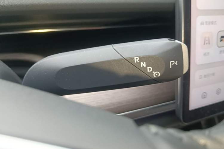 Used CHANGAN NEVO A07 2024 Pure Electric "True Fragrance" Edition 515 Prestige Model Gear Lever