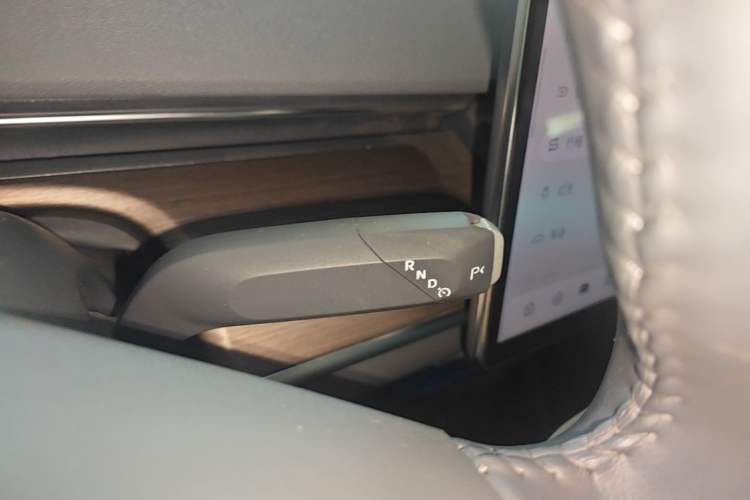 Used CHANGAN NEVO A07 2024 Pure Electric "True Fragrance" Edition 515 Prestige Model Gear Lever