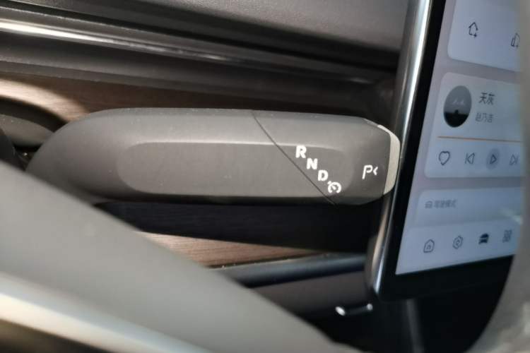 Used CHANGAN NEVO A07 2024 Pure Electric "True Fragrance" Edition 515 Prestige Model Gear Lever