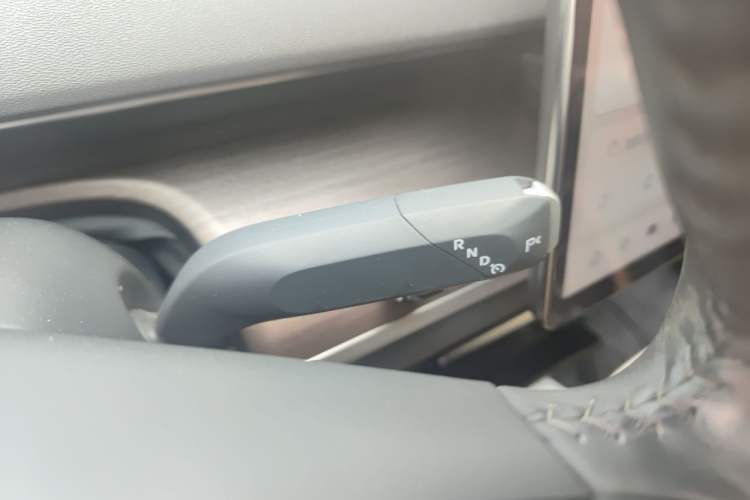 Used CHANGAN NEVO A07 2024 All-Electric "True Fragrance" Edition 710 Flagship Model Gear Lever