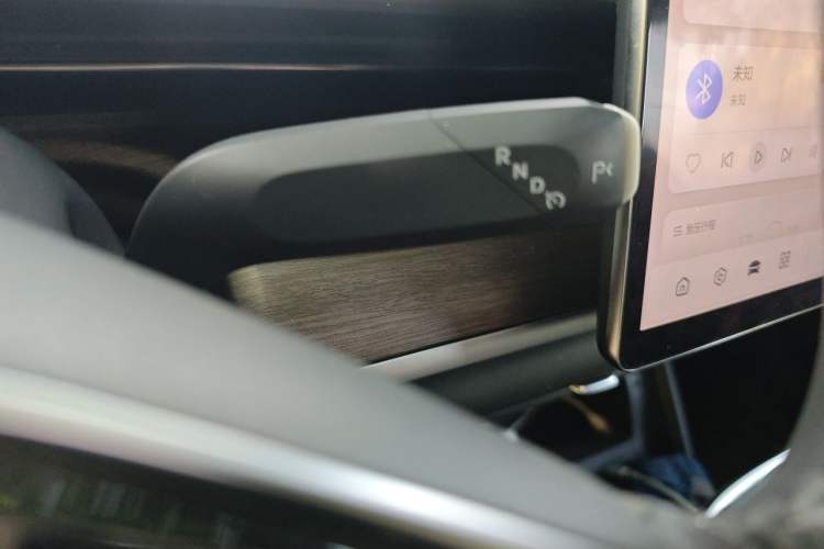 Used CHANGAN NEVO A07 2024 Pure Electric "True Fragrance" Edition 515 Prestige Model Gear Lever