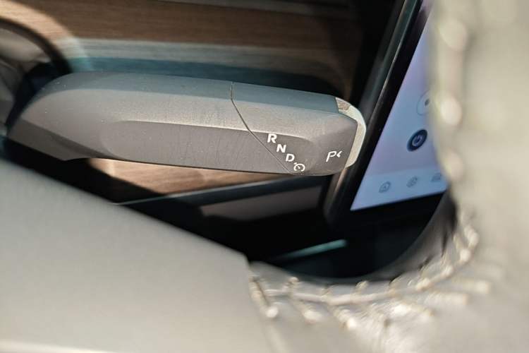 Used CHANGAN NEVO A07 2024 Pure Electric "True Fragrance" Edition 515 Prestige Model Gear Lever