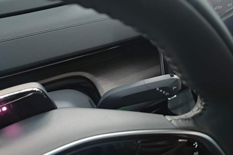 Used CHANGAN NEVO A07 2024 All-Electric "True Fragrance" Edition 515 Luxurious Model 58.9 kWh Gear Lever