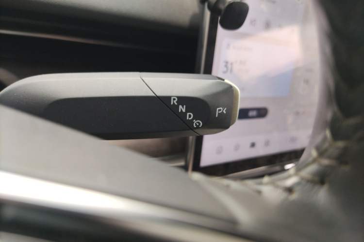 Used CHANGAN NEVO A07 2024 All-Electric "True Fragrance" Edition 710 Flagship Model Gear Lever