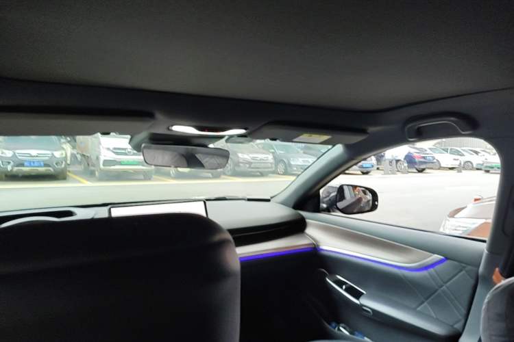 Used CHANGAN NEVO A07 2024 All-Electric "True Fragrance" Edition 515 Luxurious Model 58.9 kWh Headliner