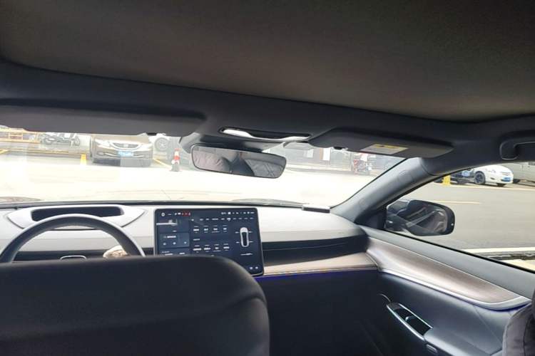 Used CHANGAN NEVO A07 2024 All-Electric "True Fragrance" Edition 515 Luxurious Model 58.9 kWh Headliner