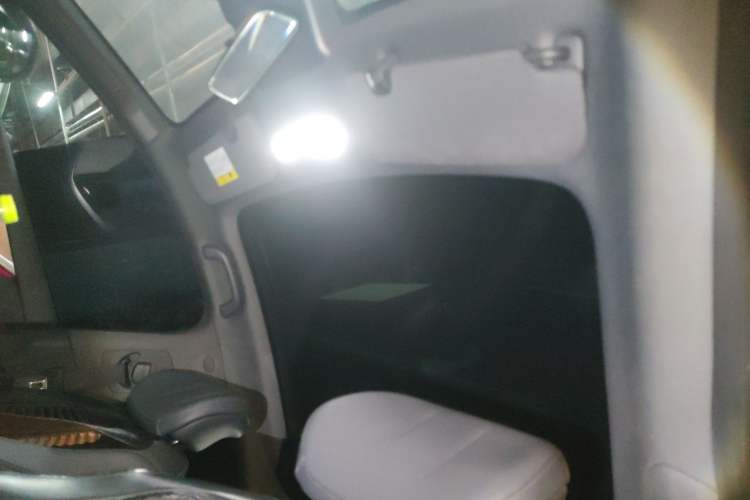 Used CHANGAN NEVO A07 2024 All-Electric "True Fragrance" Edition 515 Luxurious Model 58.9 kWh Headliner