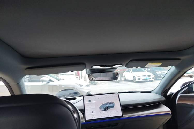 Used CHANGAN NEVO A07 2024 All-Electric "True Fragrance" Edition 515 Luxurious Model 58.9 kWh Headliner