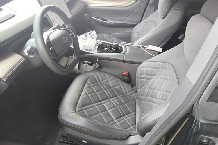 Used CHANGAN NEVO A07 2024 All-Electric "True Fragrance" Edition 515 Luxurious Model 58.9 kWh Left Front Seat