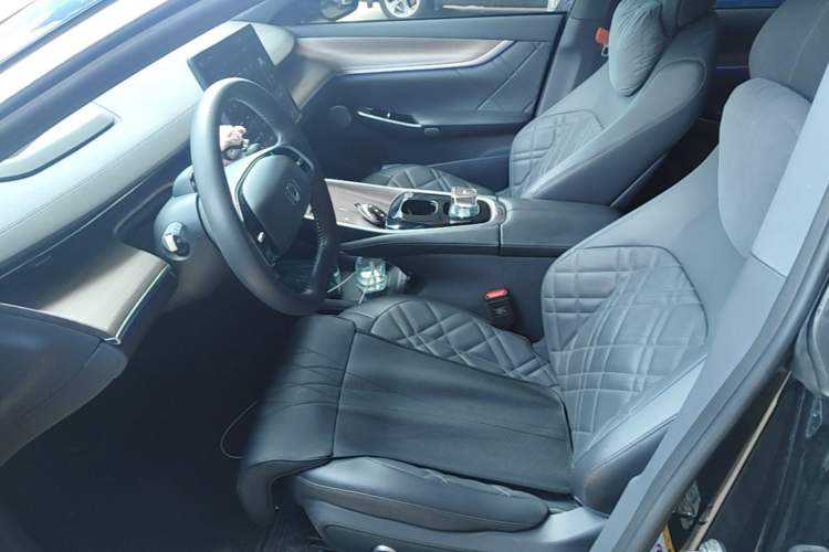 Used CHANGAN NEVO A07 2024 All-Electric "True Fragrance" Edition 515 Luxurious Model 58.9 kWh Left Front Seat