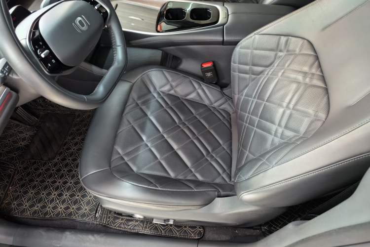 Used CHANGAN NEVO A07 2024 Pure Electric "True Fragrance" Edition 515 Prestige Model Left Front Seat