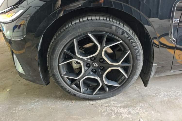 Used CHANGAN NEVO A07 2024 All-Electric "True Fragrance" Edition 710 Flagship Model Left Front Wheel Hub